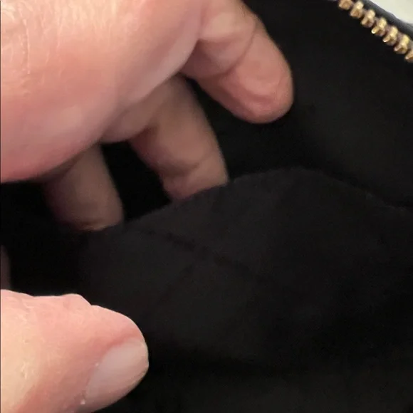 MICHAEL KORS BLACK JET SETTER CROSSBODY BAG with FRONT ZIP COMPARTMENT AND CHAIN - Picture 10 of 11